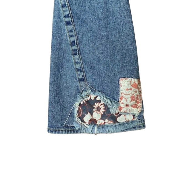 True Religion Flare Leg Floral Patchwork Quilted Distressed Jeans - Picture 6 of 10